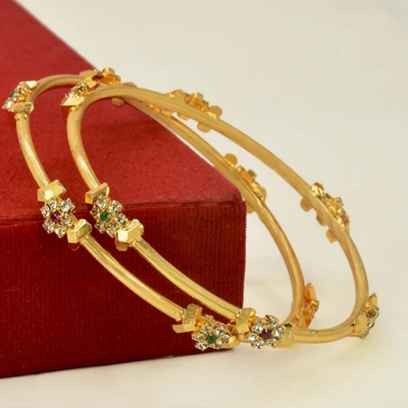 TRENDY GOLD PLATED FLORAL STONES THIN BANGLES