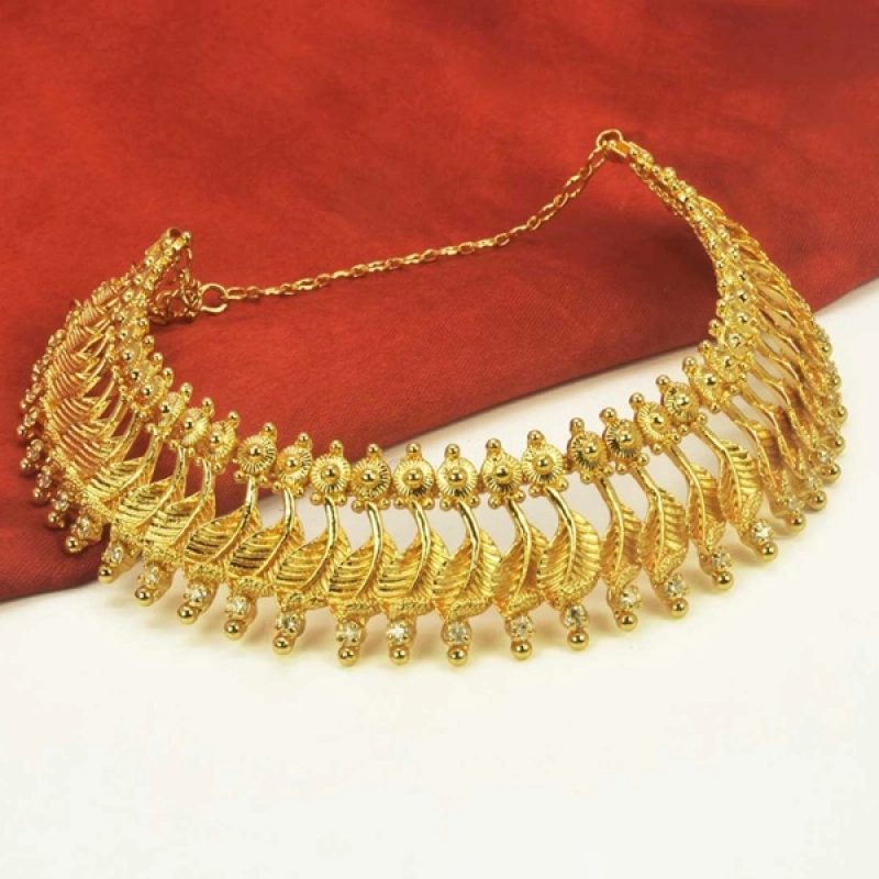 STUNNING GOLD PLATED CONTEMPORARY LEAF NECKLAC